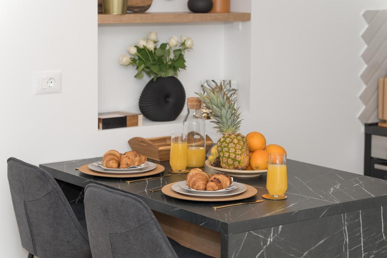 Studio Apartment Bianco, Near Beach, Free Parking, Wi-Fi Makarska Exterior foto